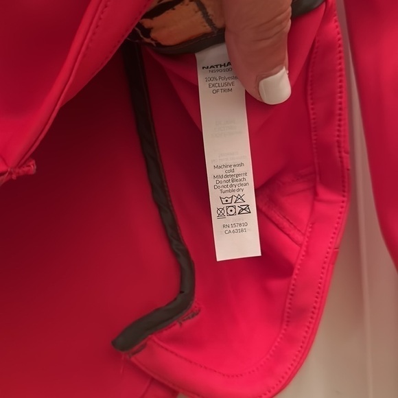Nathan Sports Women’s Traverse Jacket in Red Lollipop SzS - Picture 10 of 14